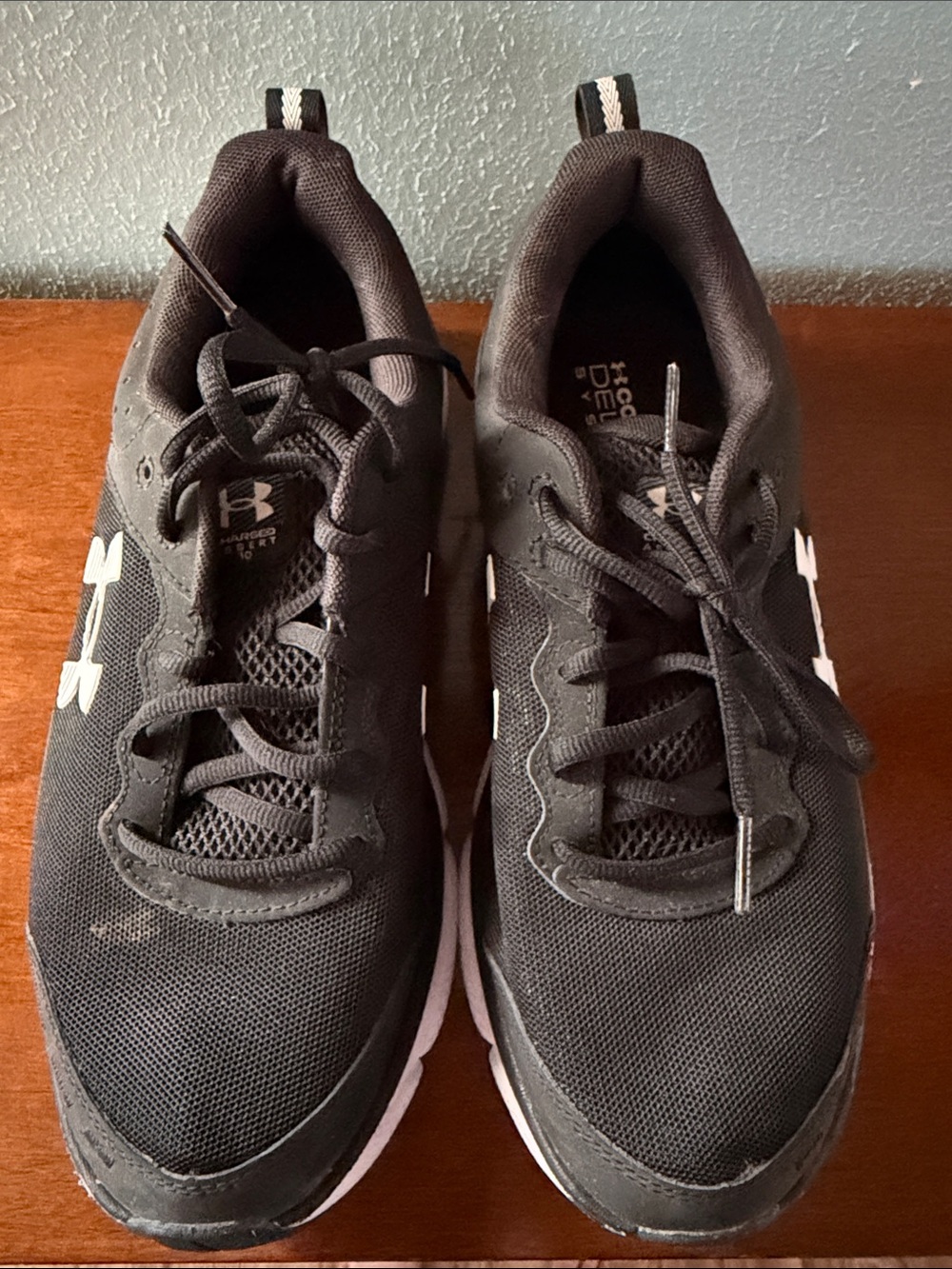 Under Armour women’s Black Athletic Training Sneakers with White Logo